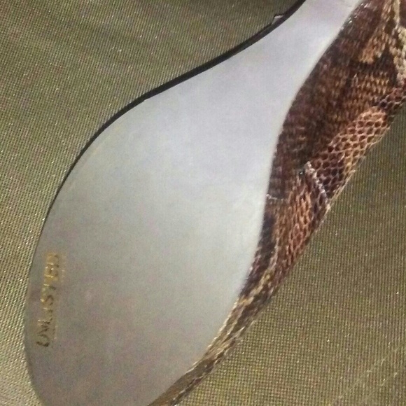 Snake Skin Patterned Sandals - Picture 3 of 3